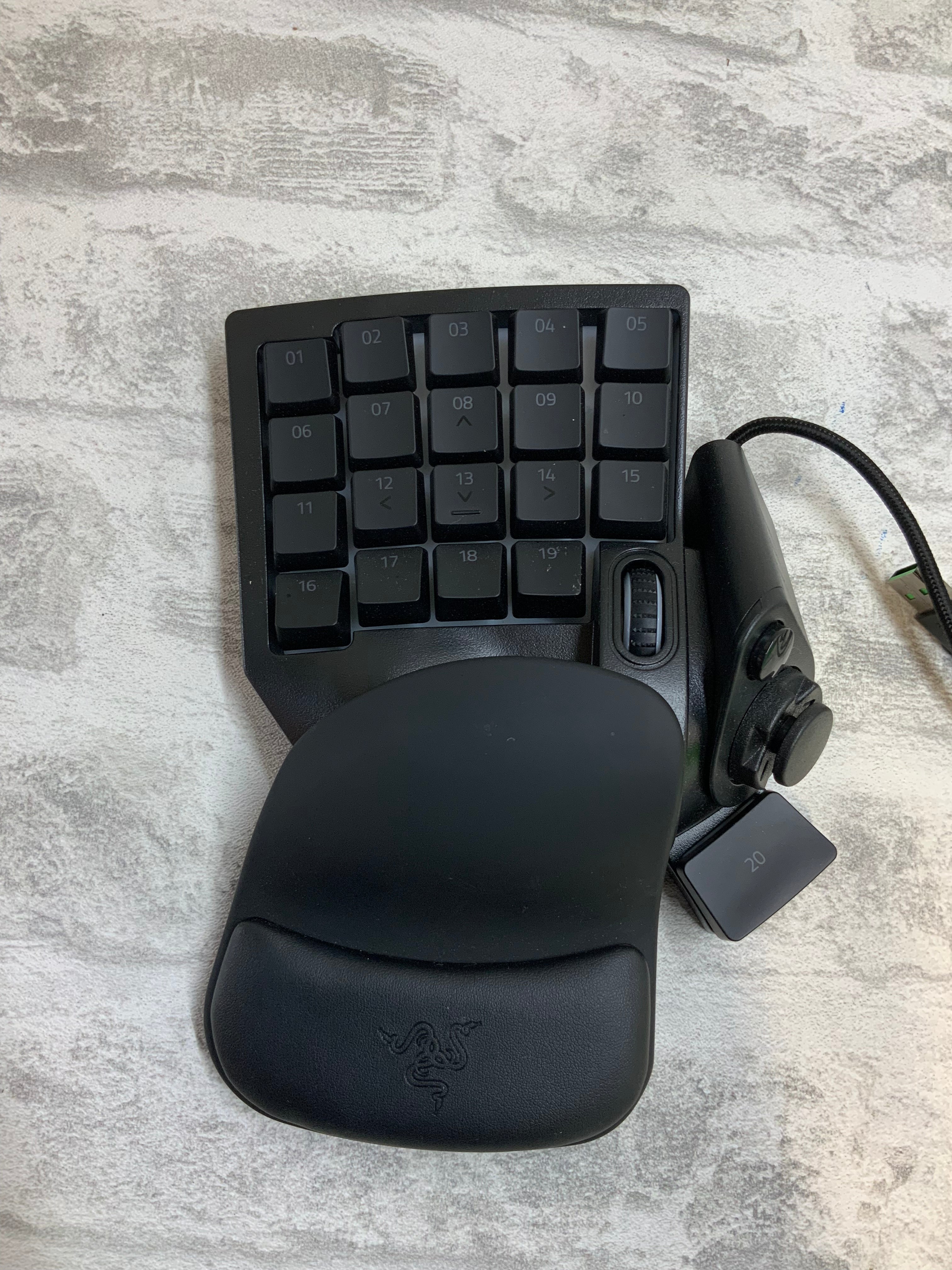 Razer Tartarus v2 Gaming Keypad: Mecha-Membrane Key Switches (7578051543278)